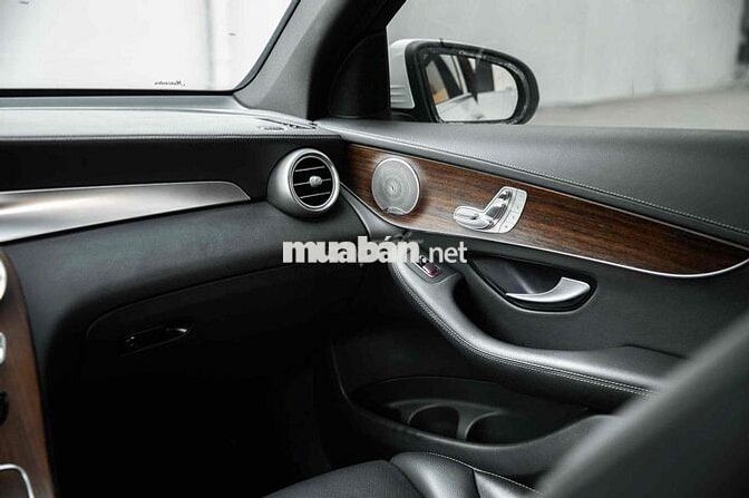 Mercedes-Benz GLC200 4matic V1 2022  34.000km