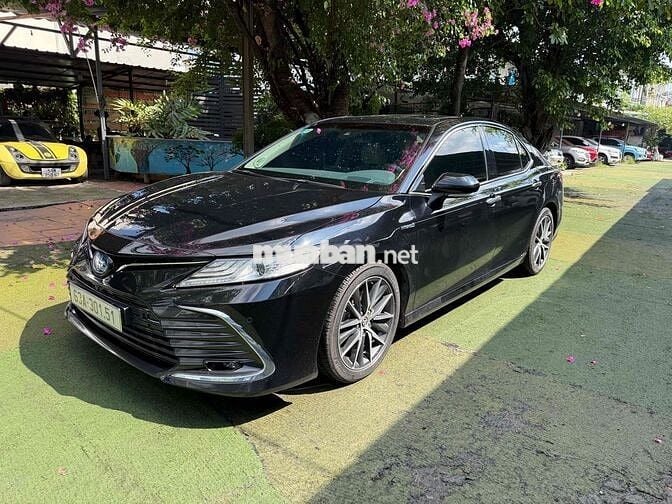 Toyota Camry 2023 Xăng điện Tự động Đen