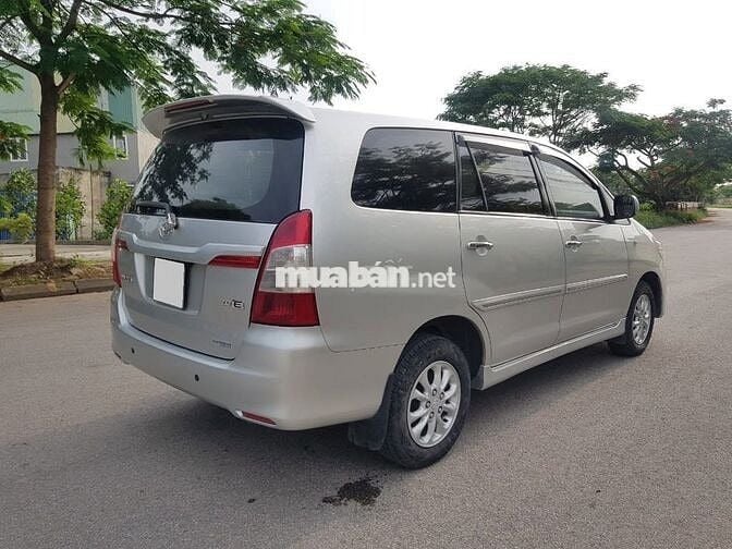 Toyota Innova E 2014 Số sàn Xám 8 chỗ