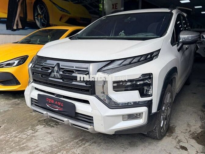 Mitsubishi Xpander Cross 2025 Trắng 3 vạn