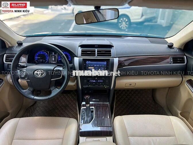 Toyota Camry 2017 Vàng Cát 130.000 km