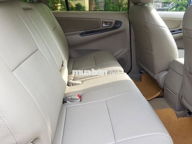 Toyota Innova E 2014 Số sàn Xám 8 chỗ