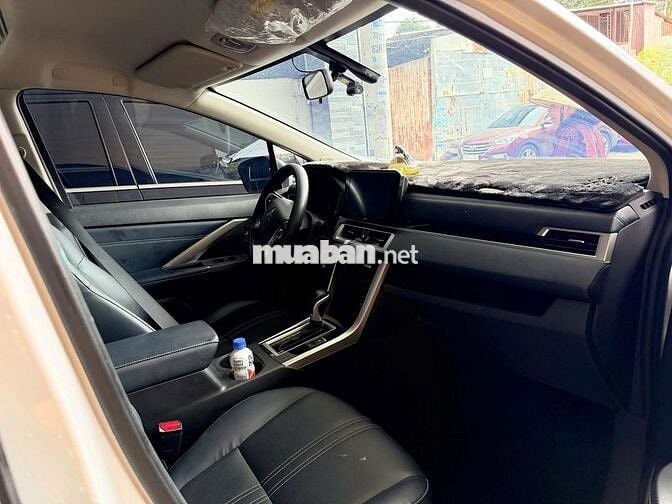 Mitsubishi Xpander Cross 2025 Trắng 3 vạn