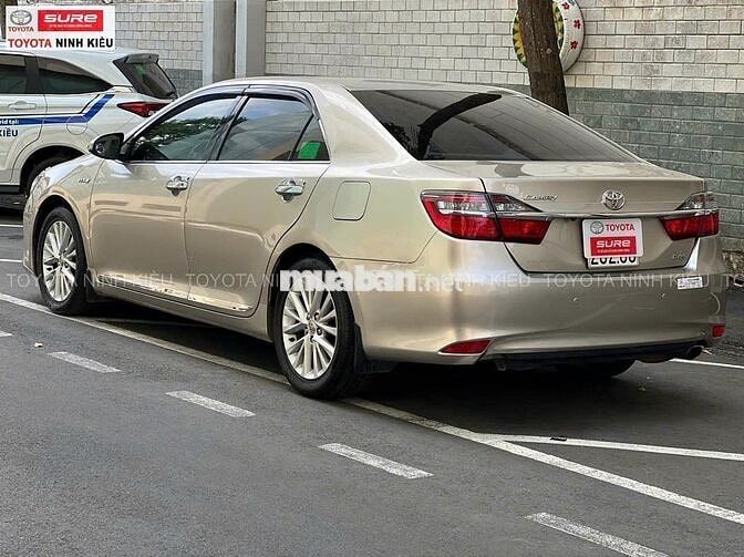 Toyota Camry 2017 Vàng Cát 130.000 km