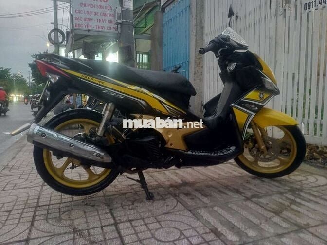 Yamaha Nouvo 4 2011 Vàng Đen