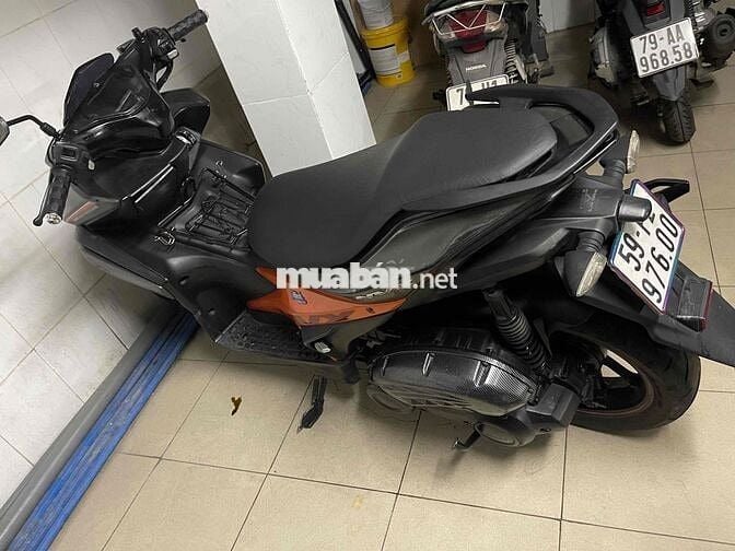Yamaha NVX125 ABS Đen cam