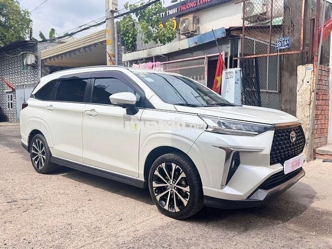Toyota Veloz CVT 2023 Trắng Tự động