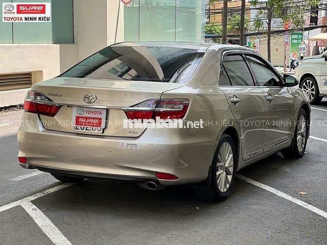 Toyota Camry 2017 Vàng Cát 130.000 km