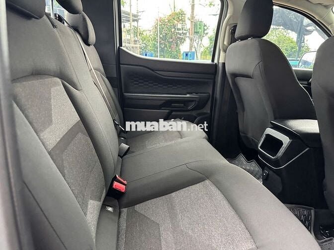 Ford Ranger 2.0 2WD 2023 Trắng 6 vạn km