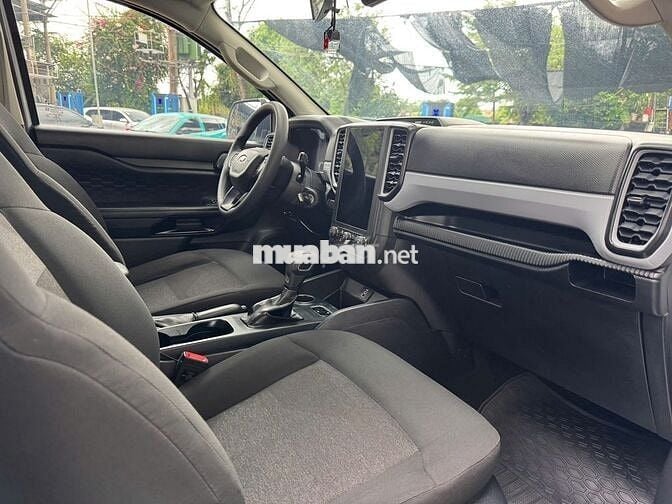Ford Ranger 2.0 2WD 2023 Trắng 6 vạn km