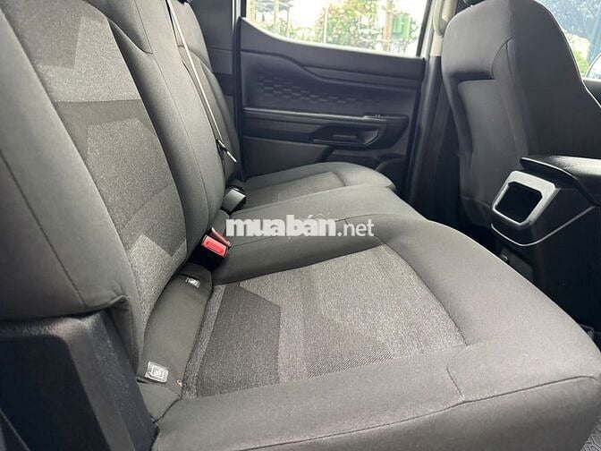Ford Ranger 2.0 2WD 2023 Trắng 6 vạn km