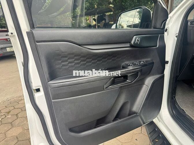 Ford Ranger 2.0 2WD 2023 Trắng 6 vạn km