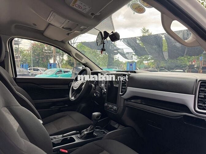 Ford Ranger 2.0 2WD 2023 Trắng 6 vạn km