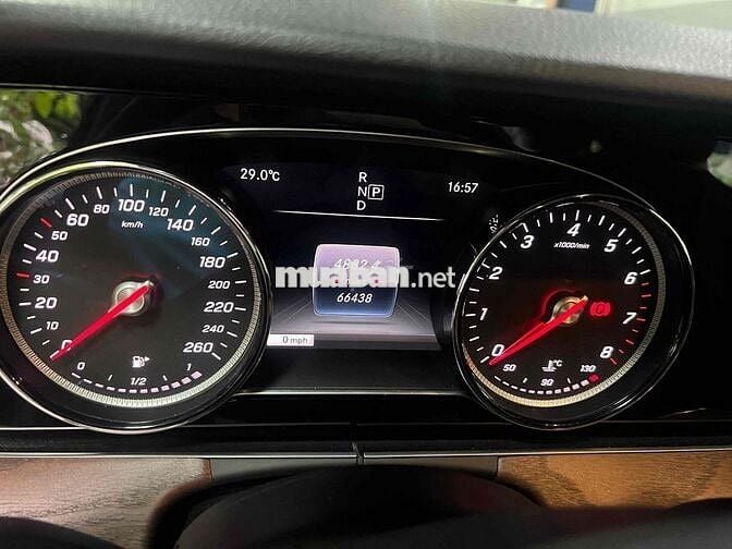 Mercedes-Benz E200 2016 Đen 65.000 km