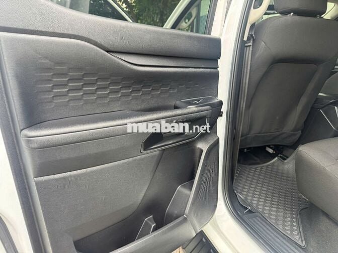 Ford Ranger 2.0 2WD 2023 Trắng 6 vạn km