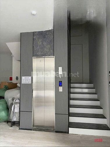 Khách sạn 1 trệt 5 lầu cho thuê gần 2 tỷ/năm; sổ hồng 260m2 giá 35 tỷ