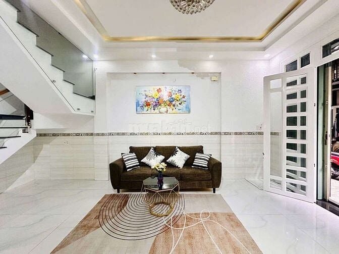440/3 NguThị thậpvới lê văn lương Lotte q7 hẻm 7m.dt.4x17 m 2 lầu 3 pn