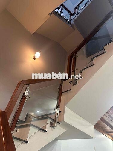 Bán nhà CHÍNH CHỦ kiệt ô tô cực kỳ đẹp, Đường Nguyễn Phước Nguyên