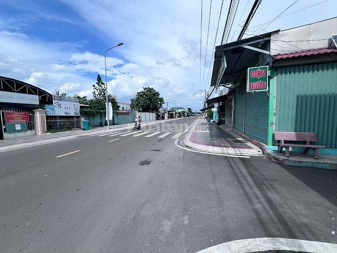 (BAO ĐIỆN NƯỚC) NHÀ MẶT TIỀN CHÒM SAO, CHỈ ĐỂ Ở, 3 PHÒNG, - GIÁ 3 TR