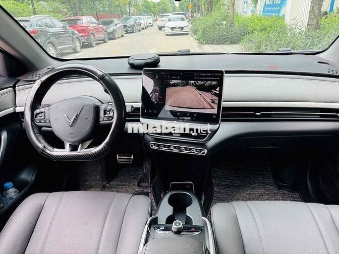 VinFast VF6 Eco 2024 Trắng 130000 km