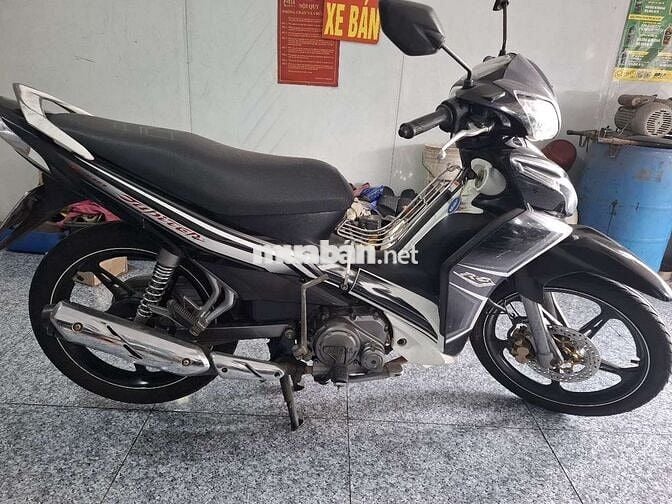 Yamaha Jupiter RC Đen trắng