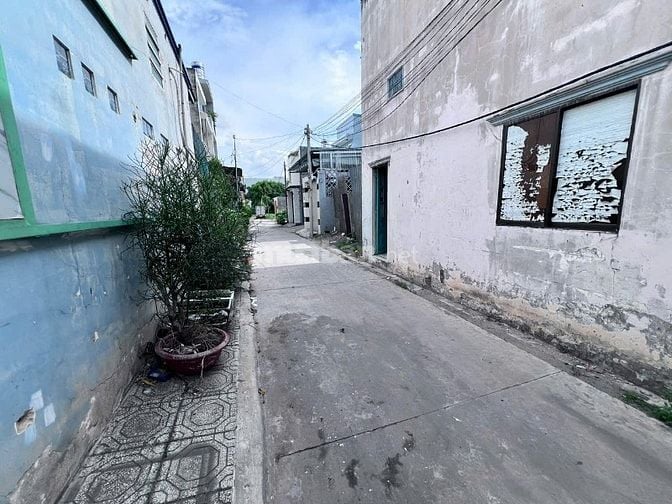 (BAO ĐIỆN NƯỚC) NHÀ MẶT TIỀN CHÒM SAO, CHỈ ĐỂ Ở, 3 PHÒNG, - GIÁ 3 TR