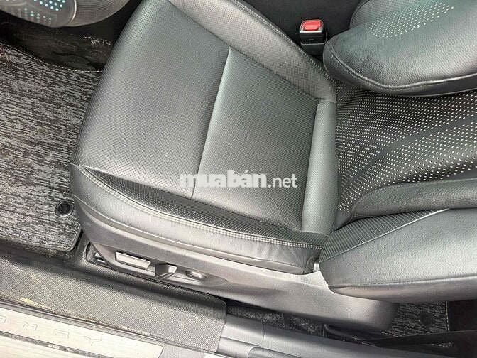 Toyota Hà Đông bán Camry 2.0Q 2025 Trắng 19000 km