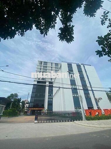 Vị trí chiến lược – sát biển Nguyễn Tất Thành, sinh lợi bền vững.