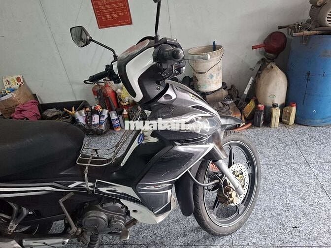 Yamaha Jupiter RC Đen trắng