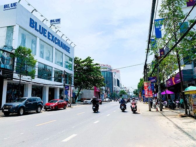 MDKD ngang 20m mặt tiền đường Phạm Văn Thuận ngay Vincom giá 190 triệu
