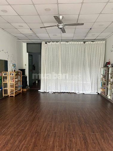  Cho thuê nhà 15tr mặt đường 20m , p Bình Trưng Đông 