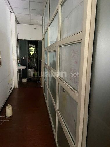  Cho thuê nhà 15tr mặt đường 20m , p Bình Trưng Đông 