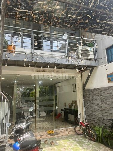  Cho thuê nhà 15tr mặt đường 20m , p Bình Trưng Đông 