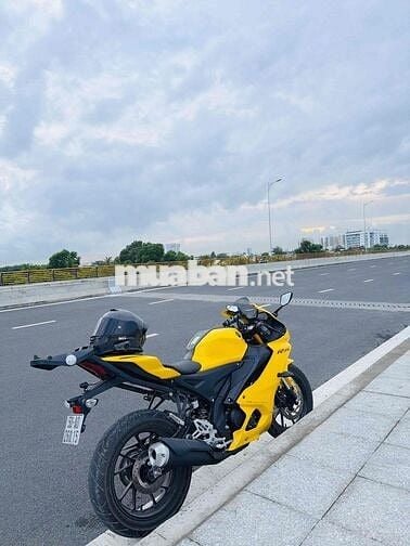 Yamaha R15 V4 2026 Vàng đen Dưới 4000km
