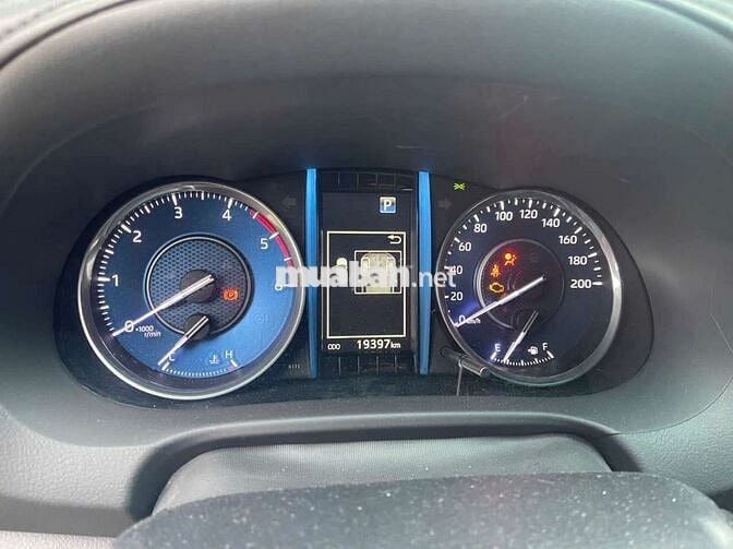 FORTUNER 2024, 19ngàn km, sơn zin 100% dầu,tự động