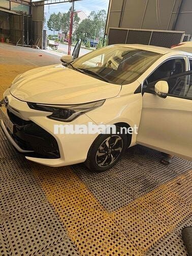 Toyota Vios E 2024 Trắng ngọc trai Tự động