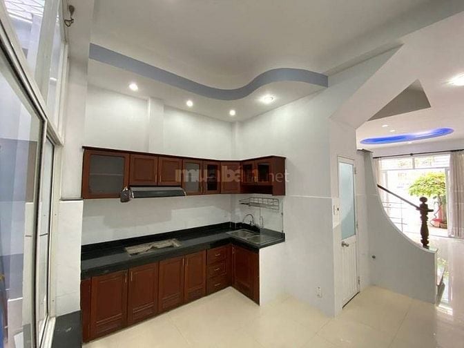 Cho thuê hoặc bán nhà mặt tiền thụt Nguyễn Thượng Hiền, Q.Bình Thạnh..