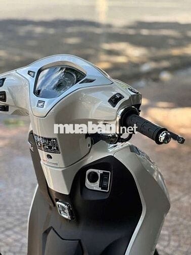 Honda Lead Trắng 2400 km
