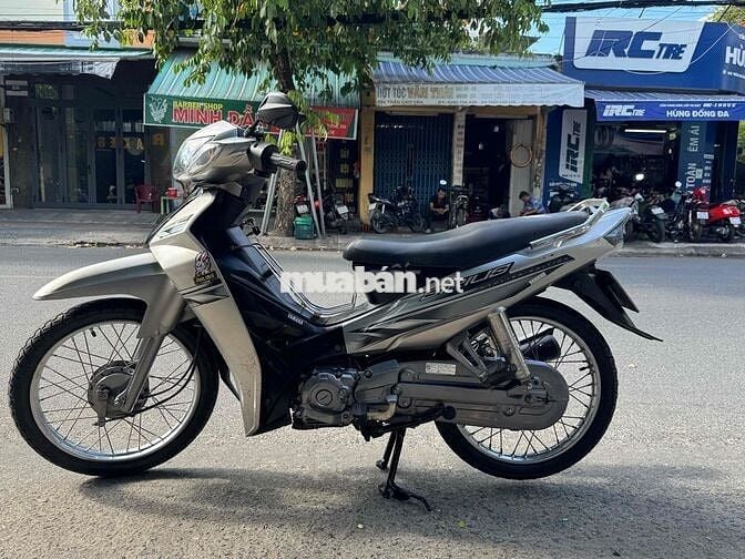 Yamaha Sirius máy Thái màu Bạc