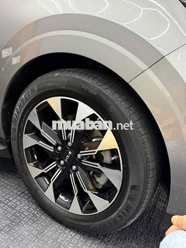 Kia Carnival Signature 2.2 Dầu Xám sx 2022