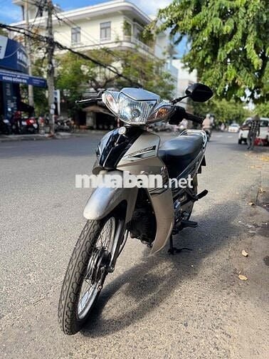 Yamaha Sirius máy Thái màu Bạc