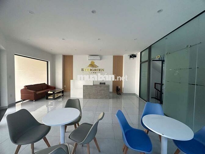 căn góc 2 MT thoáng đẹp Vạn Phúc city giá chỉ 43tr/tháng