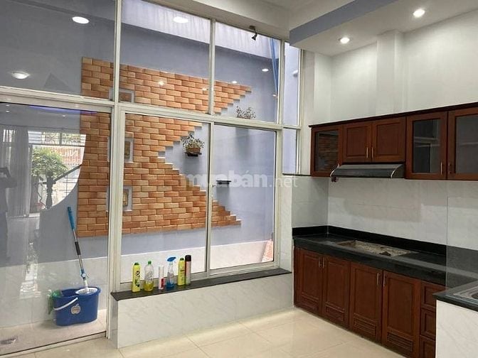 Cho thuê hoặc bán nhà mặt tiền thụt Nguyễn Thượng Hiền, Q.Bình Thạnh..
