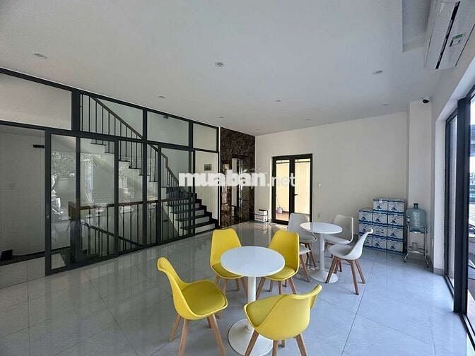 căn góc 2 MT thoáng đẹp Vạn Phúc city giá chỉ 43tr/tháng