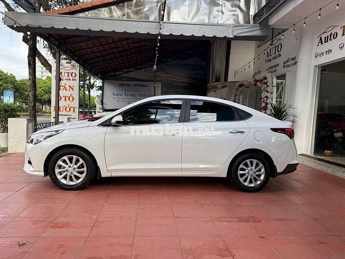 Hyundai Accent 2022 Tự động 70000 km Trắng