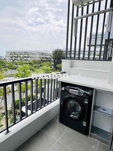 Căn hộ studio mới xây dựng ngay cổng trường Đại Học FPT