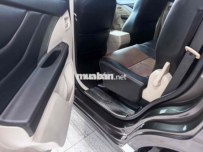 Mitsubishi Xpander 7 chỗ số sàn máy xăng Nâu