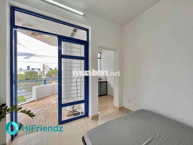 Phòng ban công 30m2 ngay mặt tiền Trần Xuân Soạn, gần cầu Kênh Tẻ,TDTU