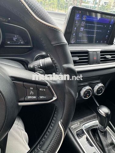 Mazda Mazda 3 2017 Trắng 1.5L Tự động 6 cấp