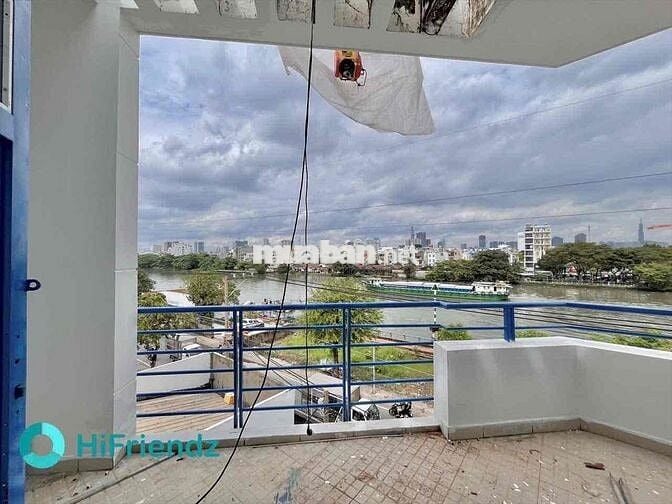 Phòng ban công 30m2 ngay mặt tiền Trần Xuân Soạn, gần cầu Kênh Tẻ,TDTU
